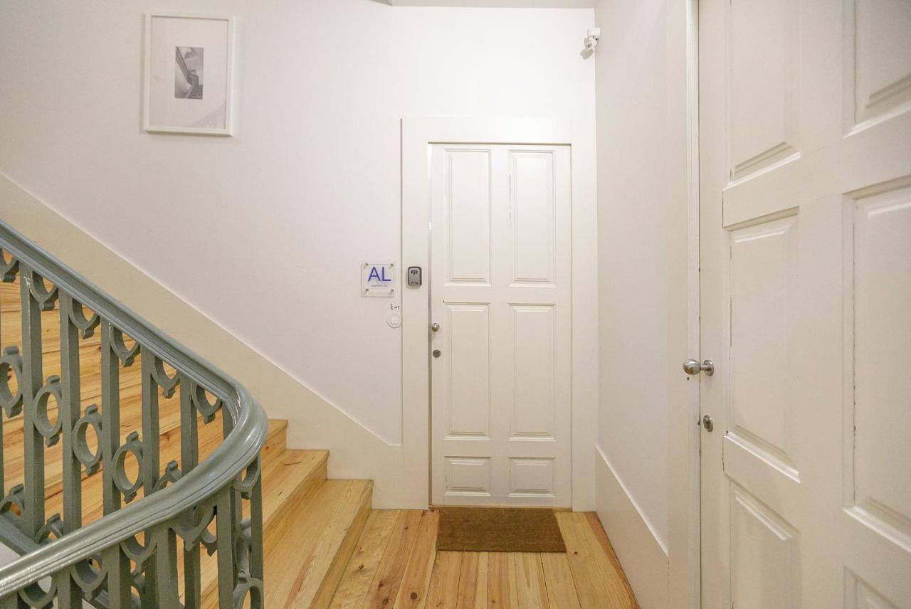 Lovelystay - Cativo Studio Downtown By Metro Station Porto Exterior foto